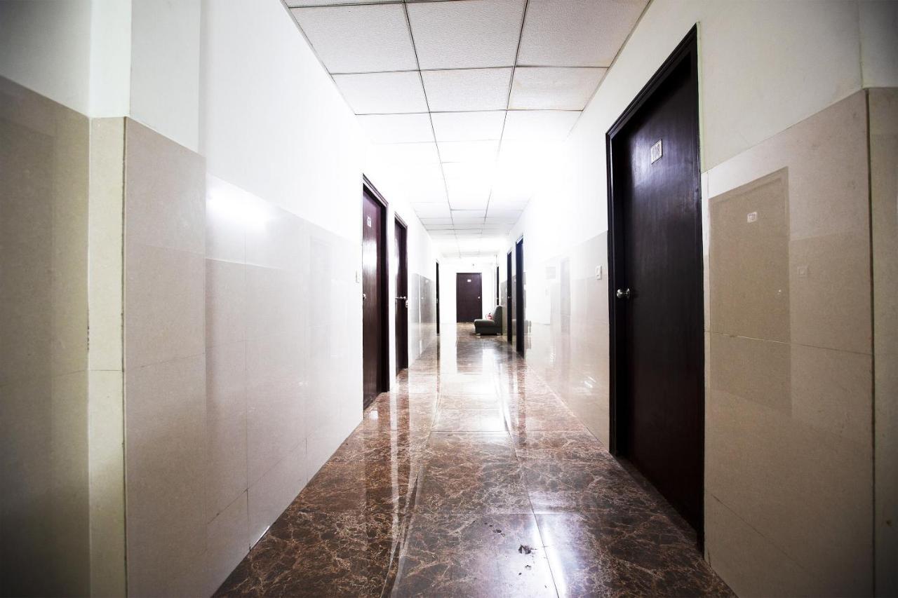 Oyo 44174 Hotel Mid Town Prime Harthala Extérieur photo