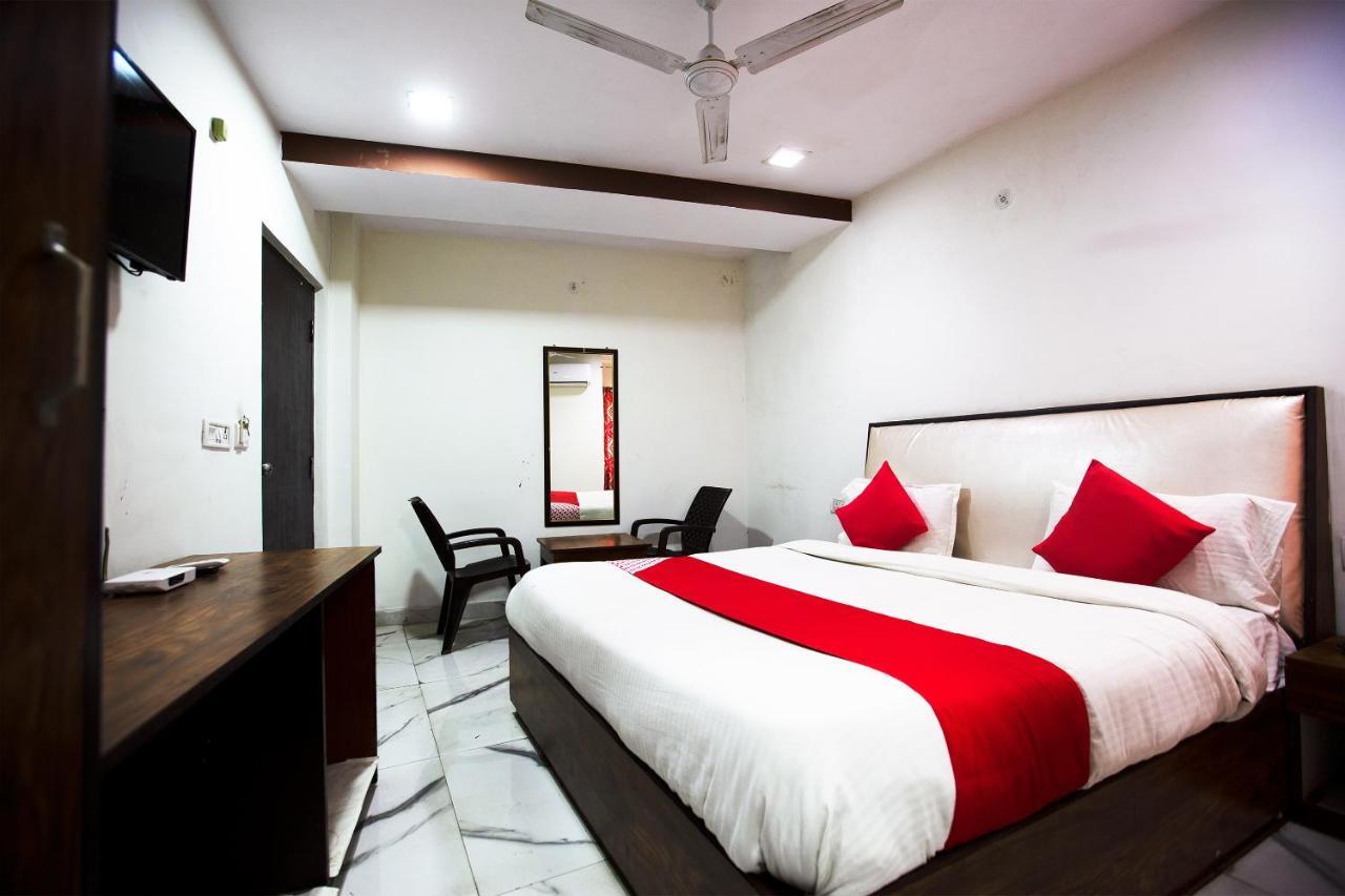 Oyo 44174 Hotel Mid Town Prime Harthala Extérieur photo
